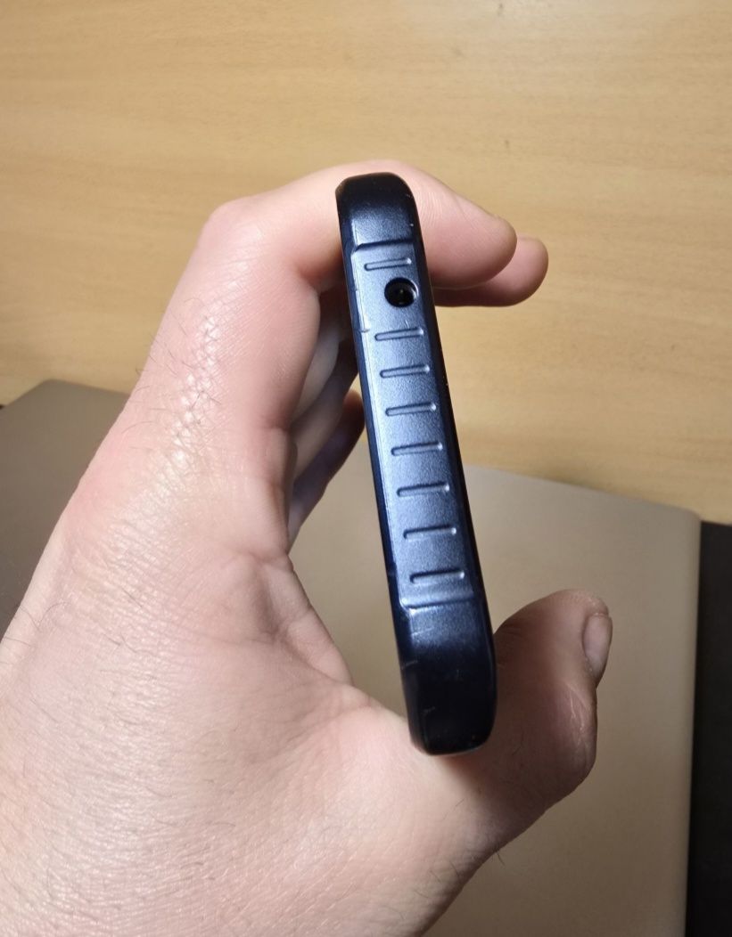 Samsung Galaxy Xcover 3 не баче наших сім