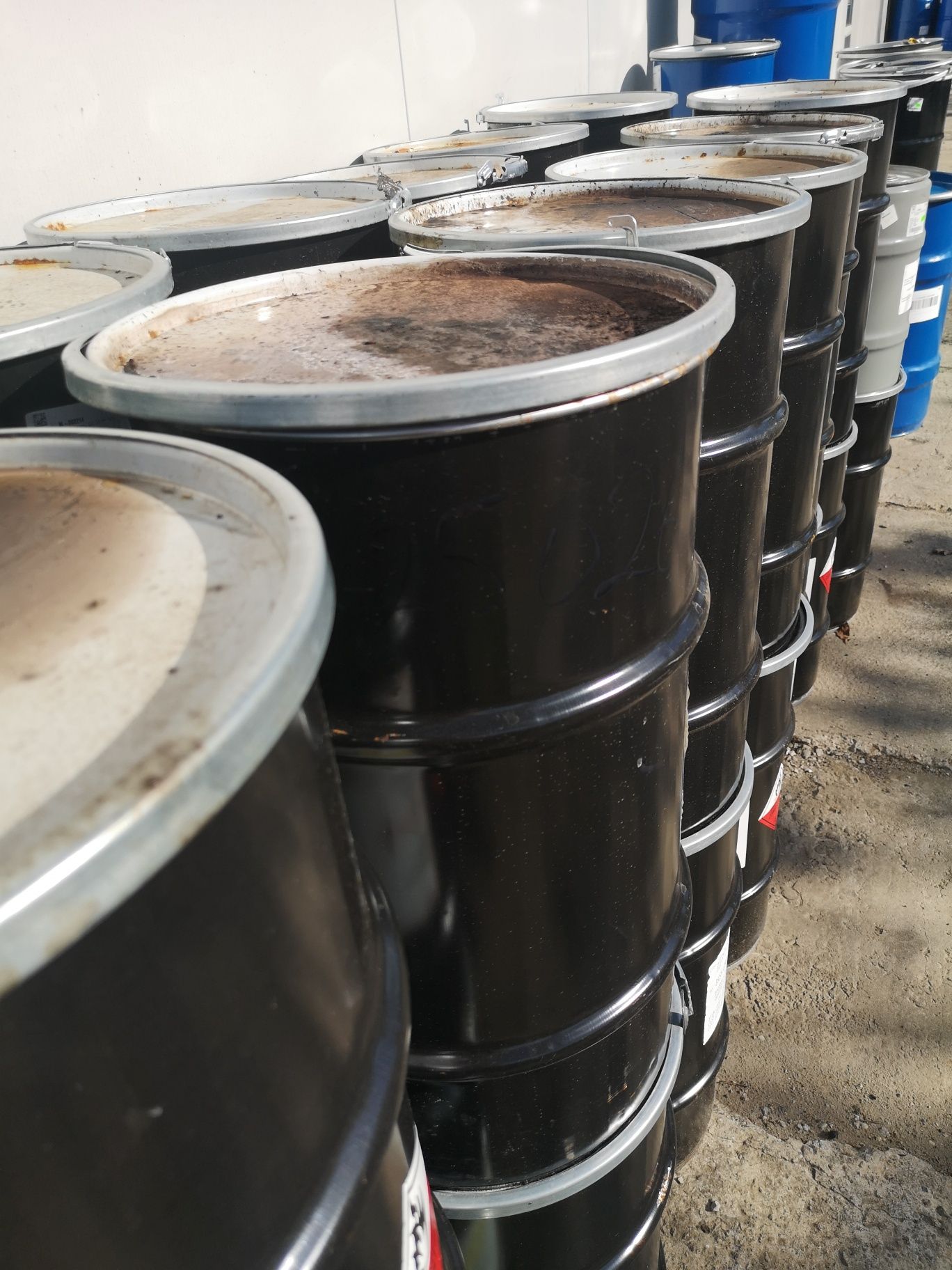 Beczki metalowe 200l 80l