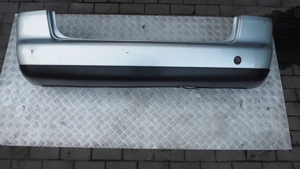 ZDERZAK TYLNY TYŁ VW TOURAN 03-06 LA7W