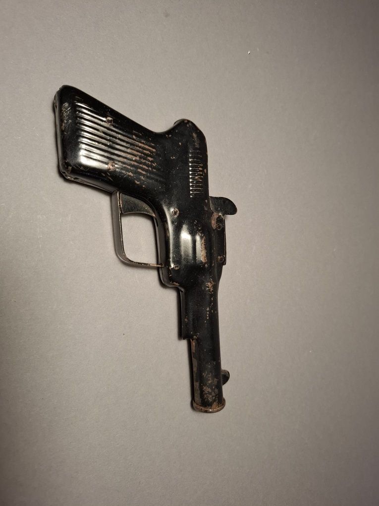 Zabawka pistolet prl