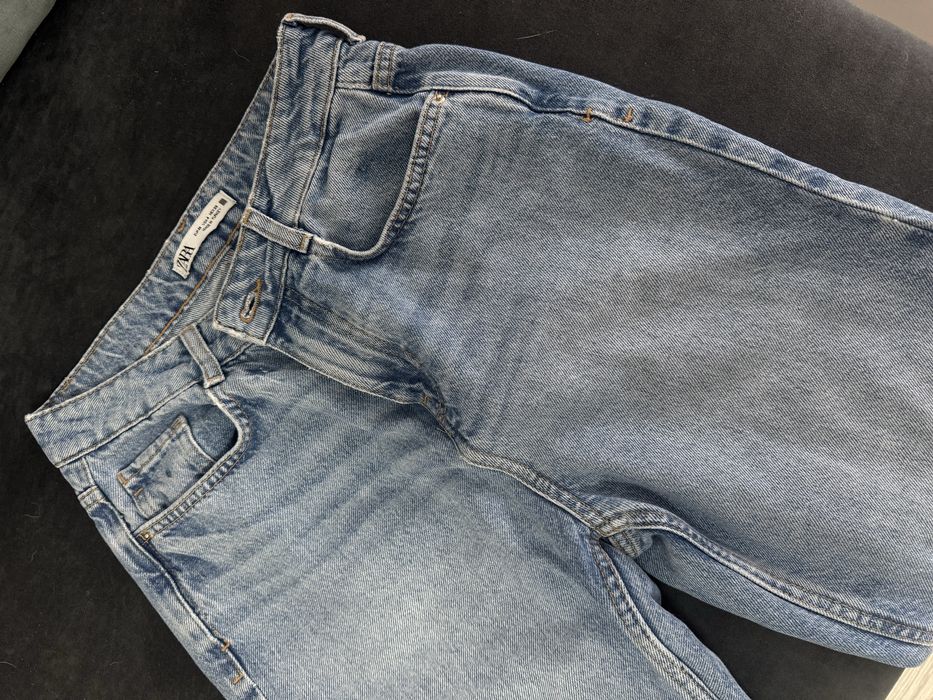 Джинси zara синього кольору в трендових  відтінках на. Розмір 36