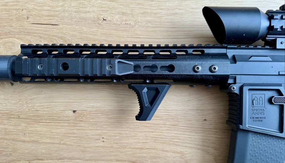 Handstop chwyt przedni AR-15,AR-10, PCC MLOK nowy