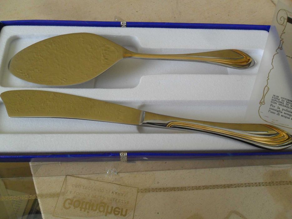 Faca e Espátula inox e ouro 24K GOTTINGHEN