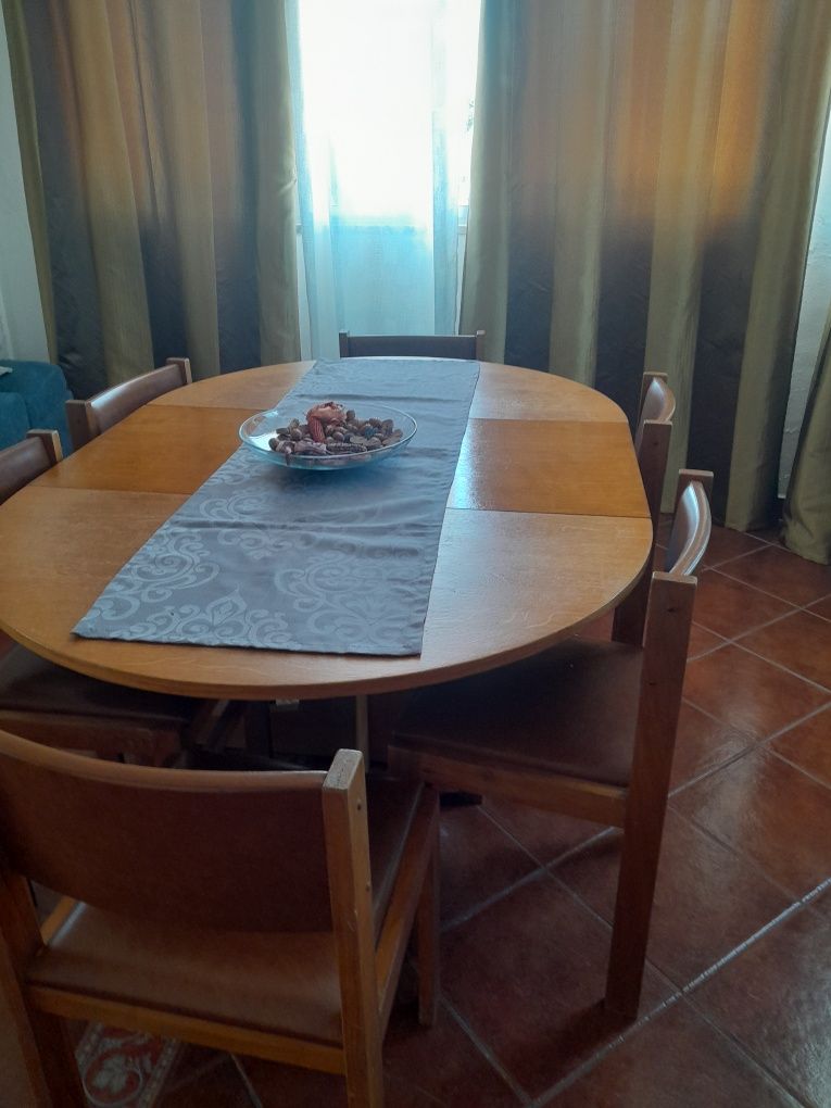 Mesa madeira maciça extensível + 6 cadeiras