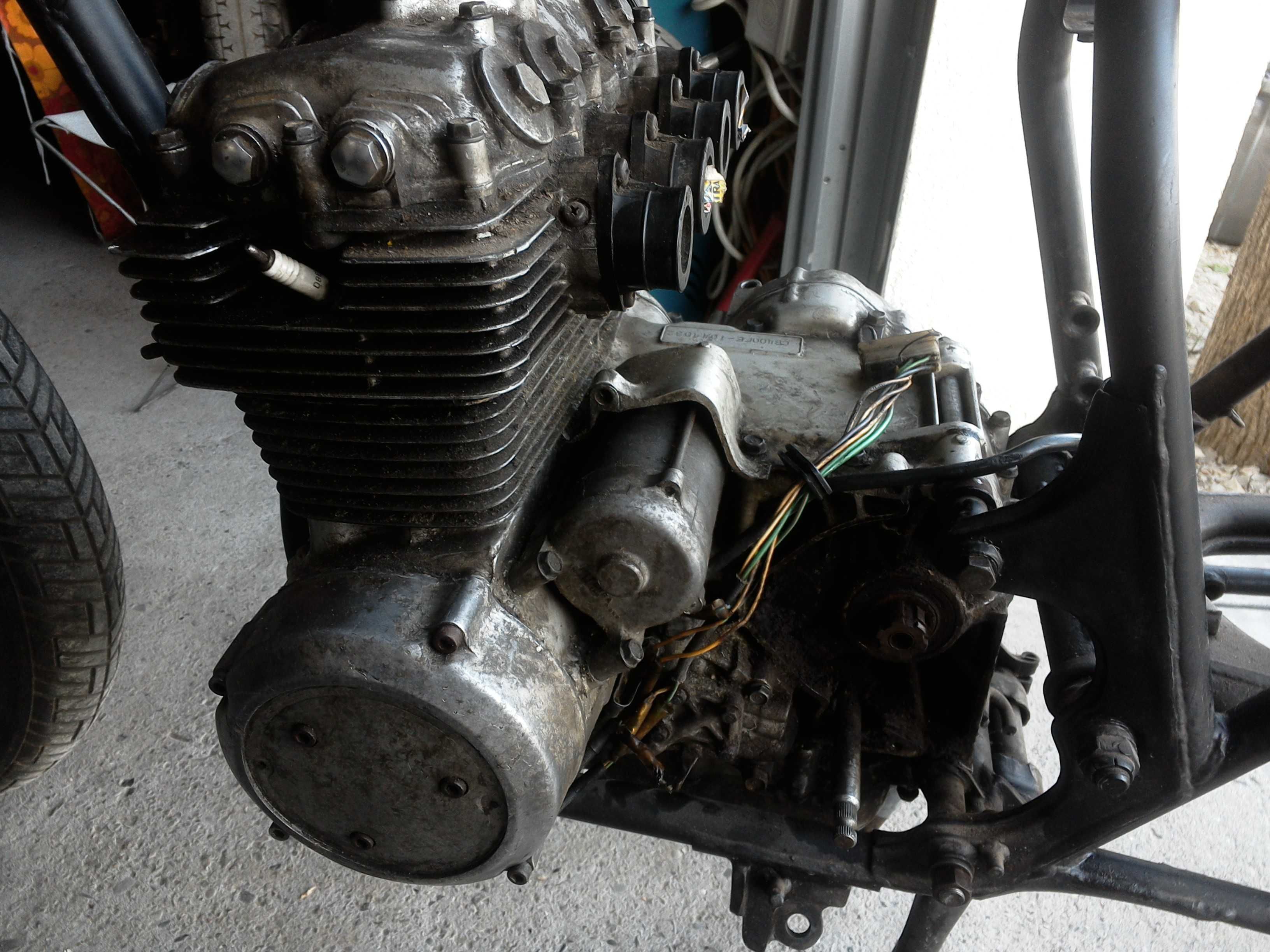 Honda cb 400 four silnik