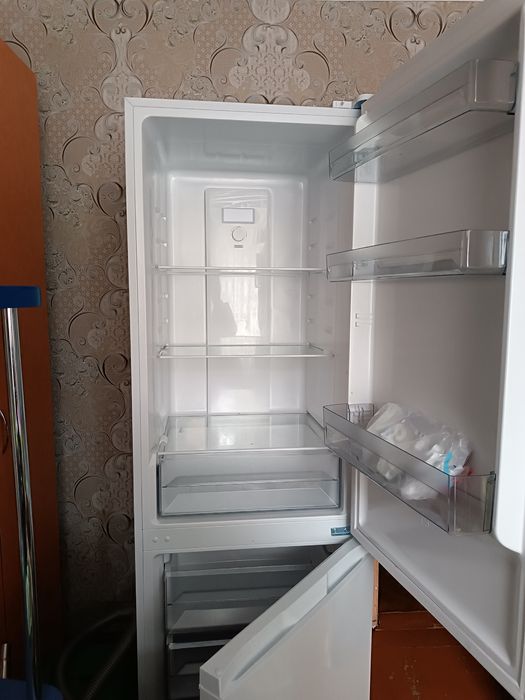 Холодильники двухкамерный No Frost Новый