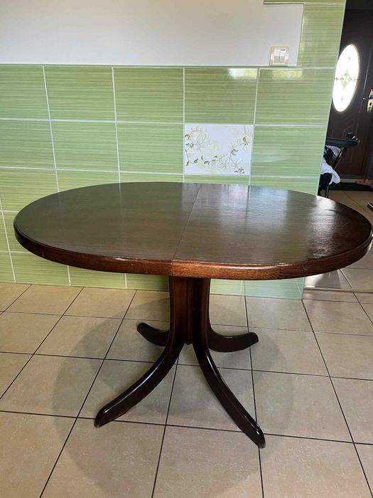 Drewniany stół rozkładany