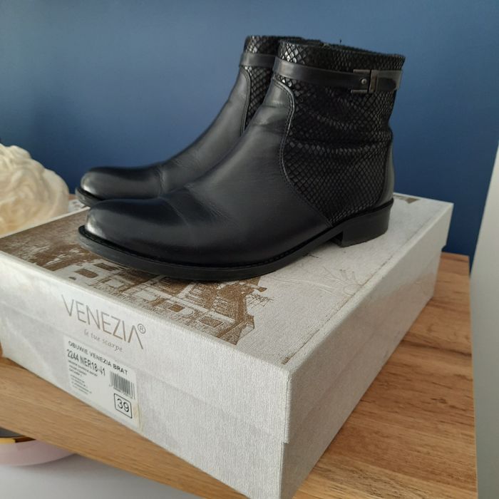 Botki buty VENEZIA r. 39 skóra naturalna zamek wzór wąż