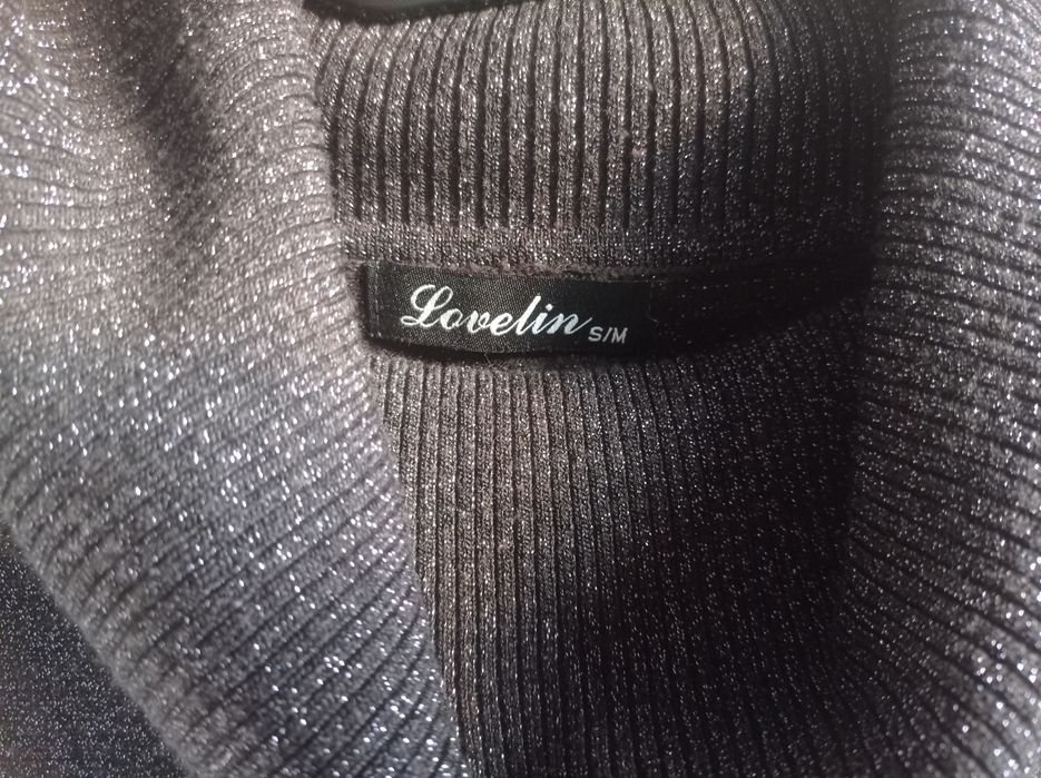 Elegancki sweterek z szerokim golfem. damski. S/M. Lovelin