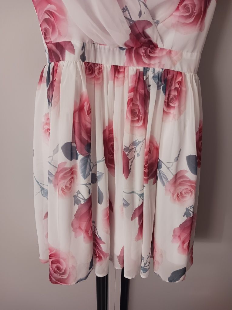 Sukienka w róże Forti rozm. 34 / XS