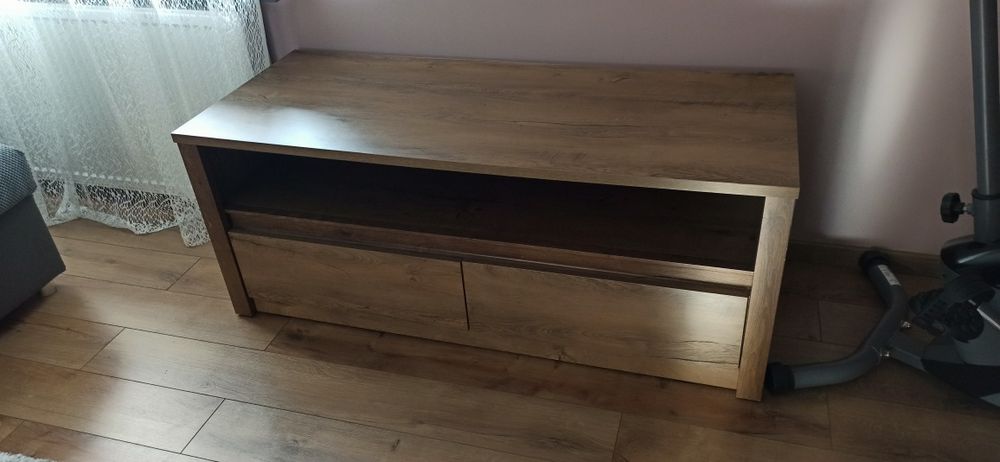 Stolik pod TV Jysk VEDDE, 130x53x43 z szufladami