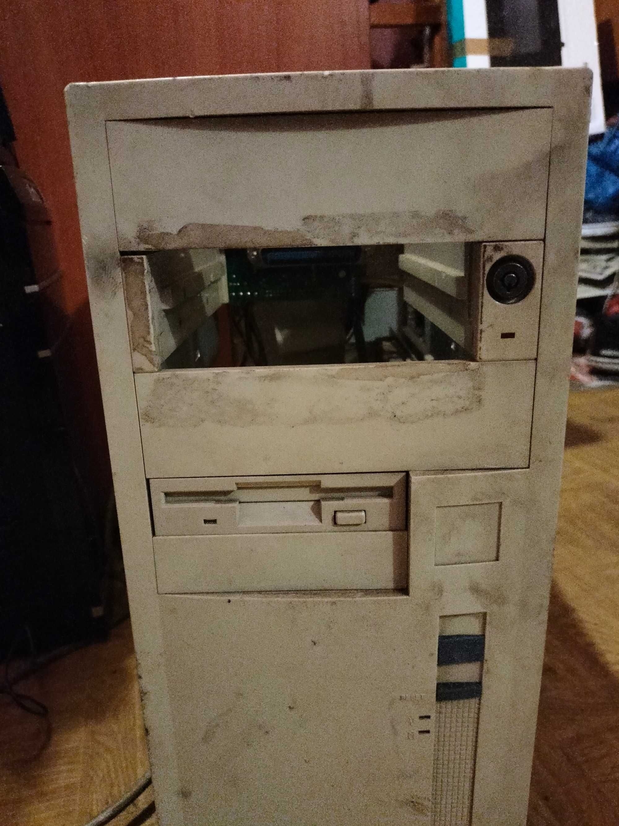 30 letni retro  komputer  rarytas !