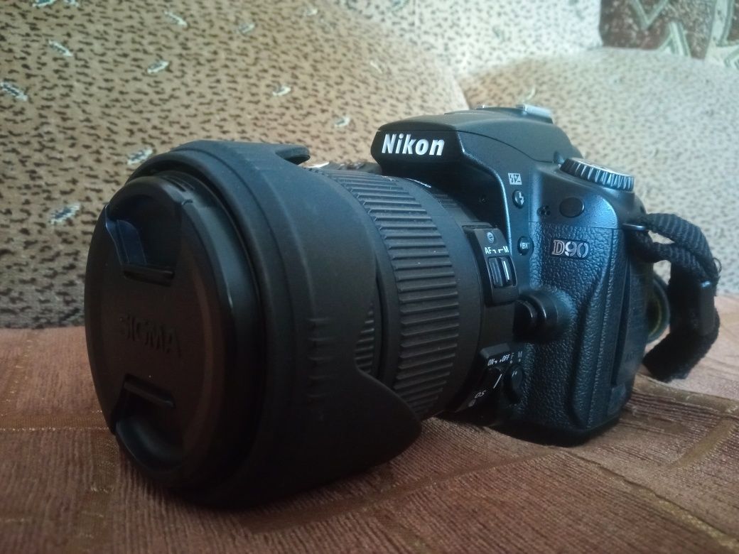 Продам Фотоапарат Nikon D90! Об'єктивом SIGMA DC 18-50mm 1:2.8-4.5