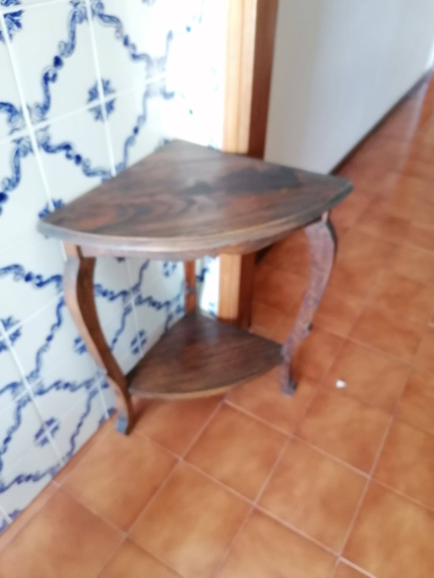 Móvel de apoio/decoração de esquina