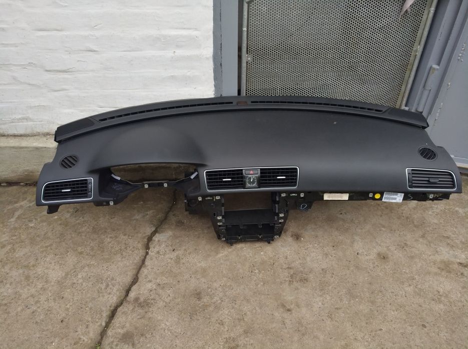 Торпеда з подушкою аірбег VW passat b7  usa пассат б7 сша запчастини