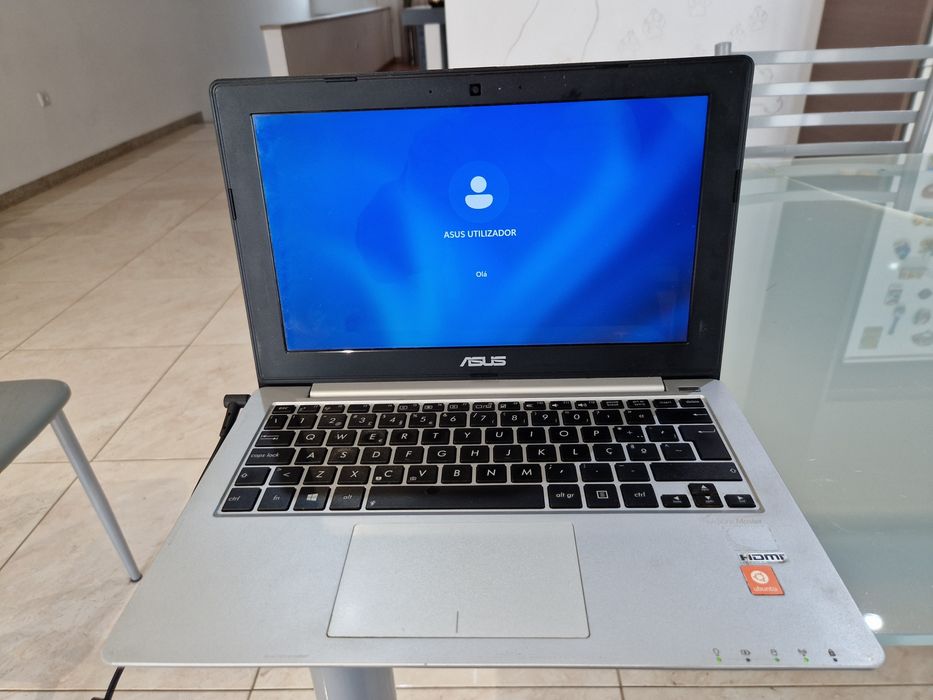 Portatil Asus X 201e