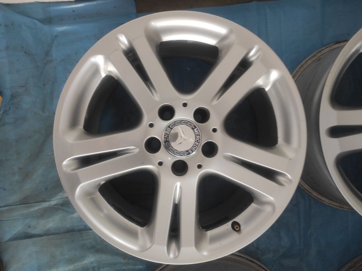 561 Felgi aluminiowe ORYGINAŁ MERCEDES R 17 5x112 otwór 66,6