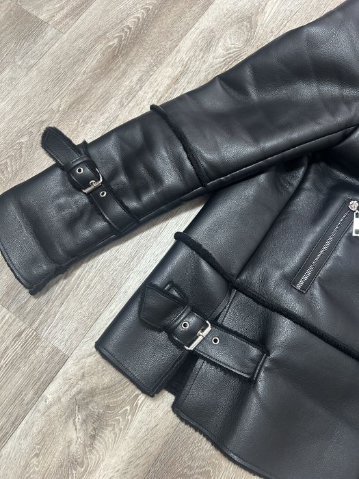 Дублянка чорна, жіноча