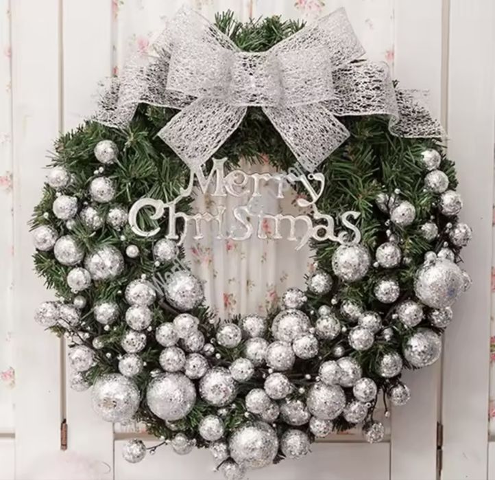 Świąteczny wianek na drzwi dekoracja bożonarodzeniowa