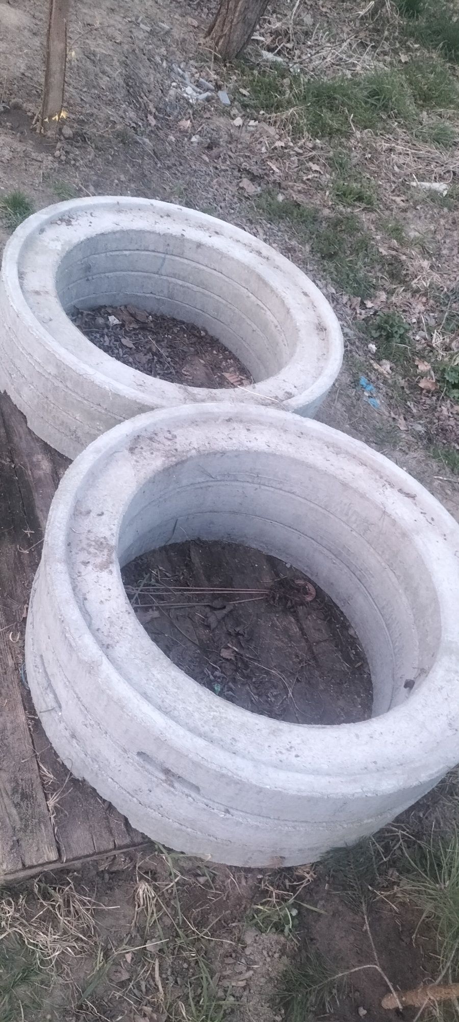 Kręgi betonowe-pierscień studzienki nowe.
