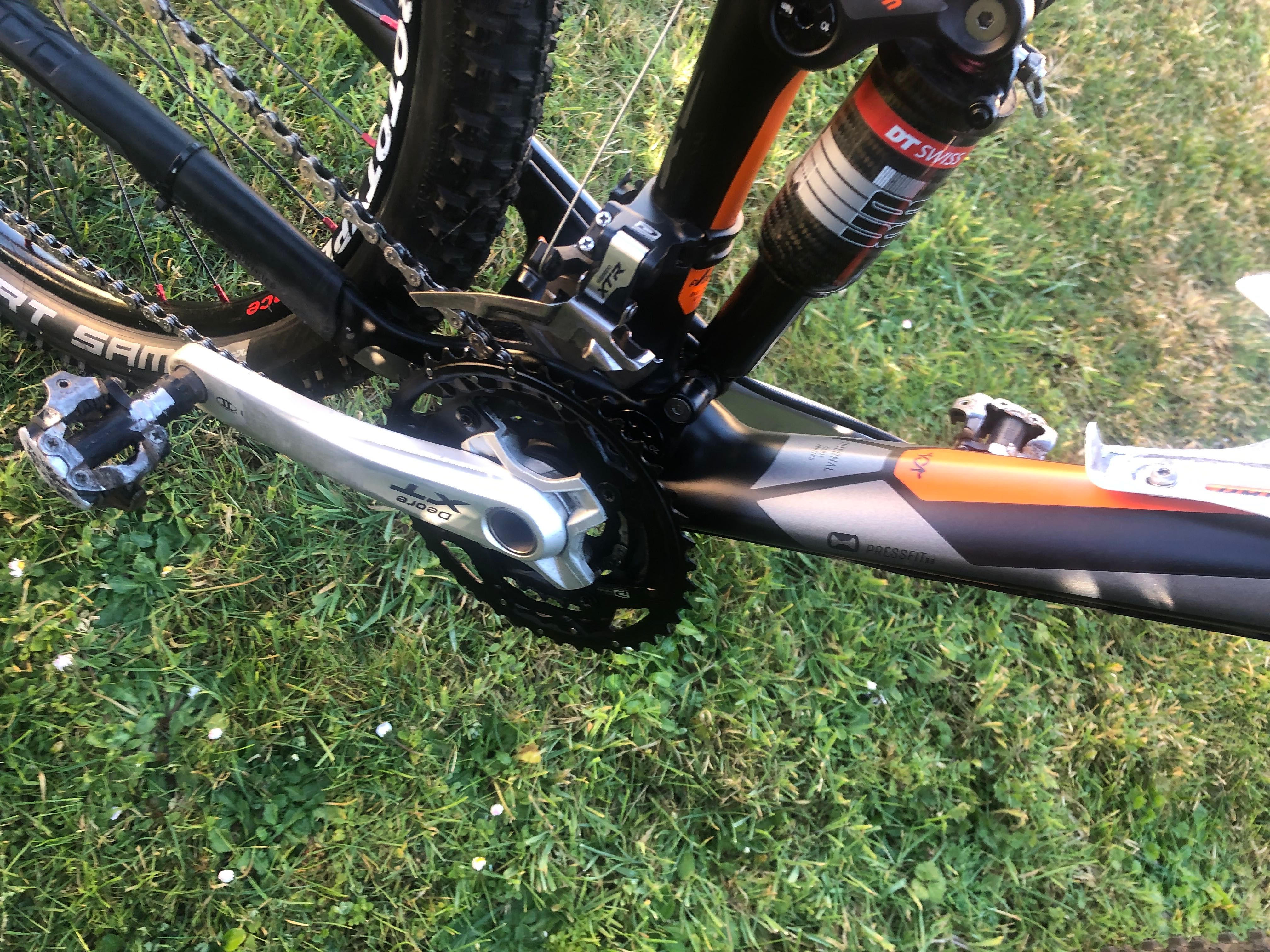 Troco por iPhone 15 ou 16 bicicleta ktm em carbono