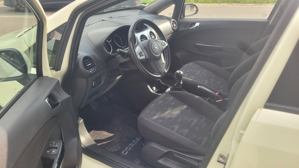 Opel corsa z Niemiec  1.4 benzyna
