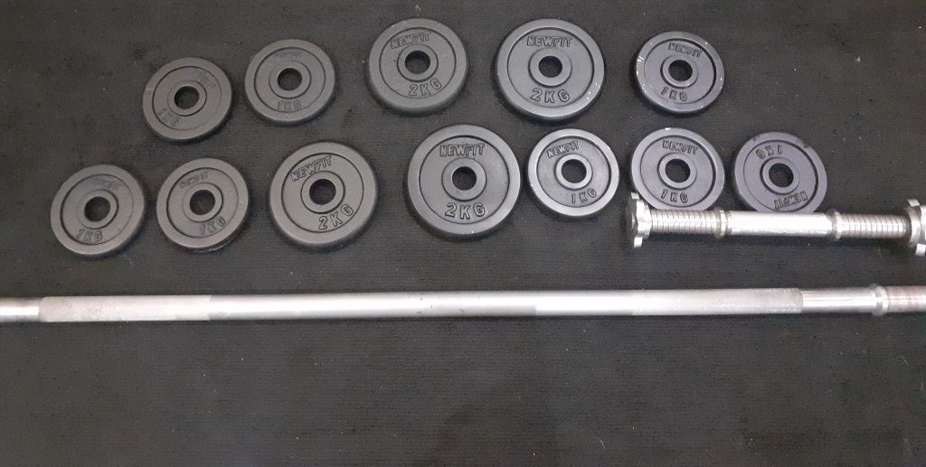 Barras e discos de musculação