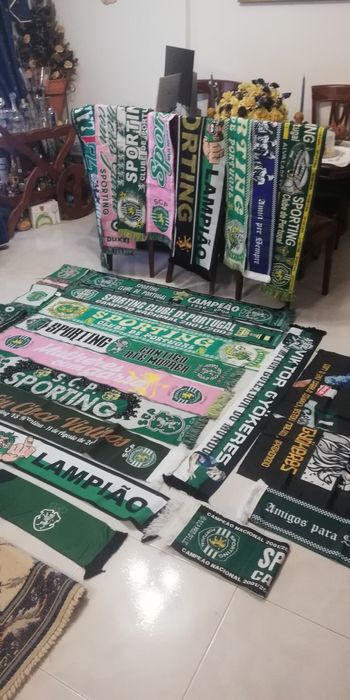 26 Cachecois e uma Bandeira do Sporting