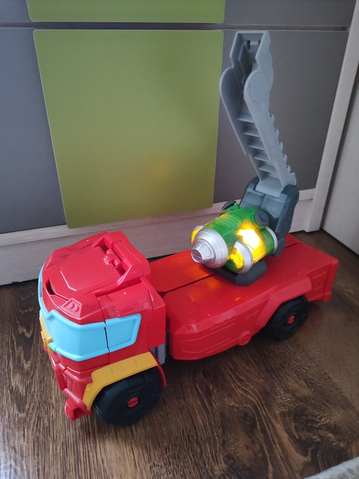 Transformers Rescue Bots Hot Shot 2w1 duży 37 cm jak nowy