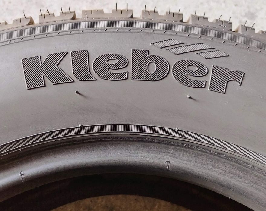 Шини всесезонні R15C 215/70 Kleber Transpro 4S