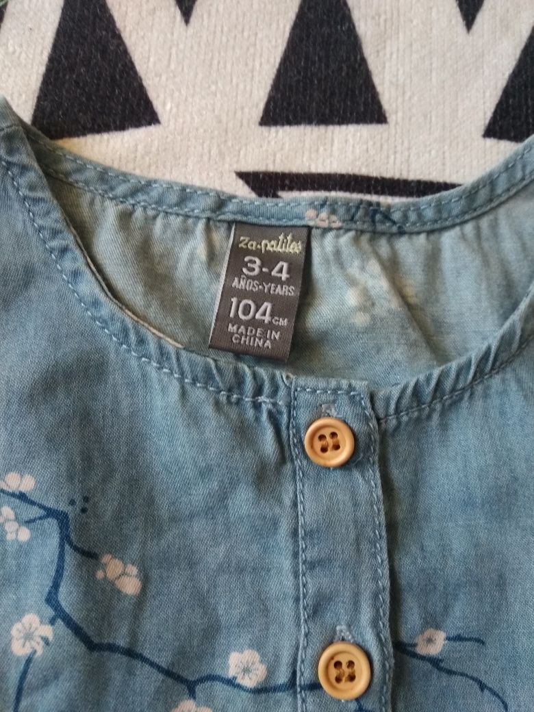 Jeansowa sukienka w kwiaty r. 104 Za-patitos Zara