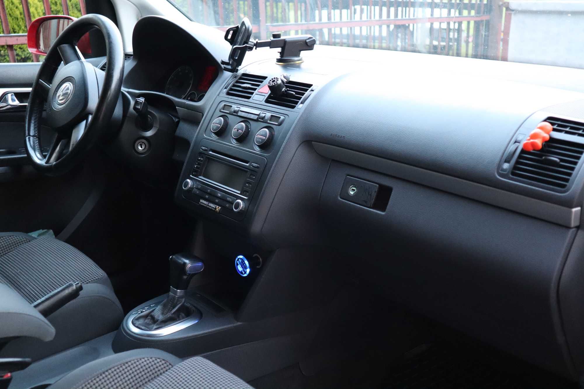 VW Touran Highline 7-osobowy/2.0 MPI/DSG
