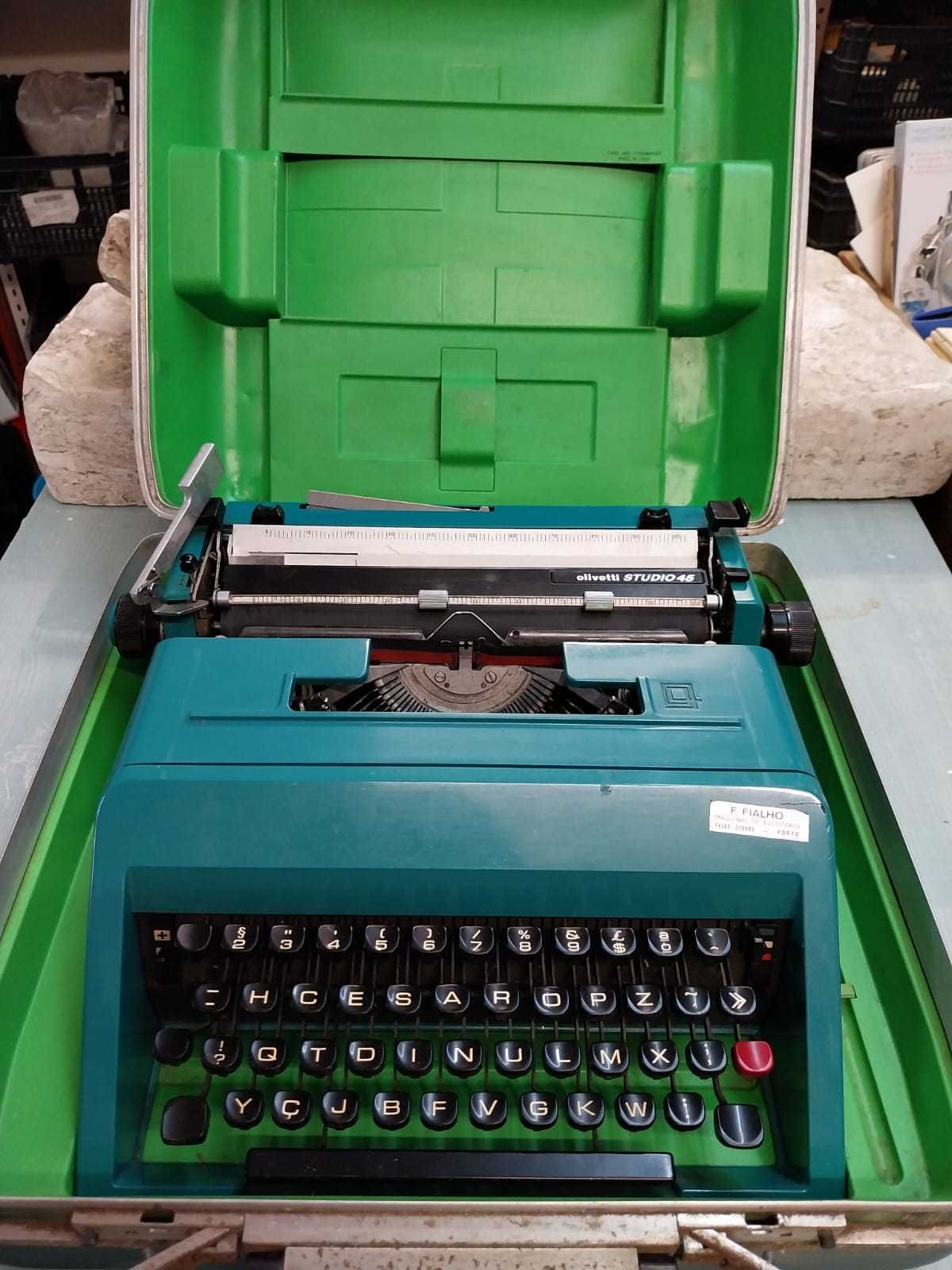 Máquina de Escrever Olivetti Studio 45