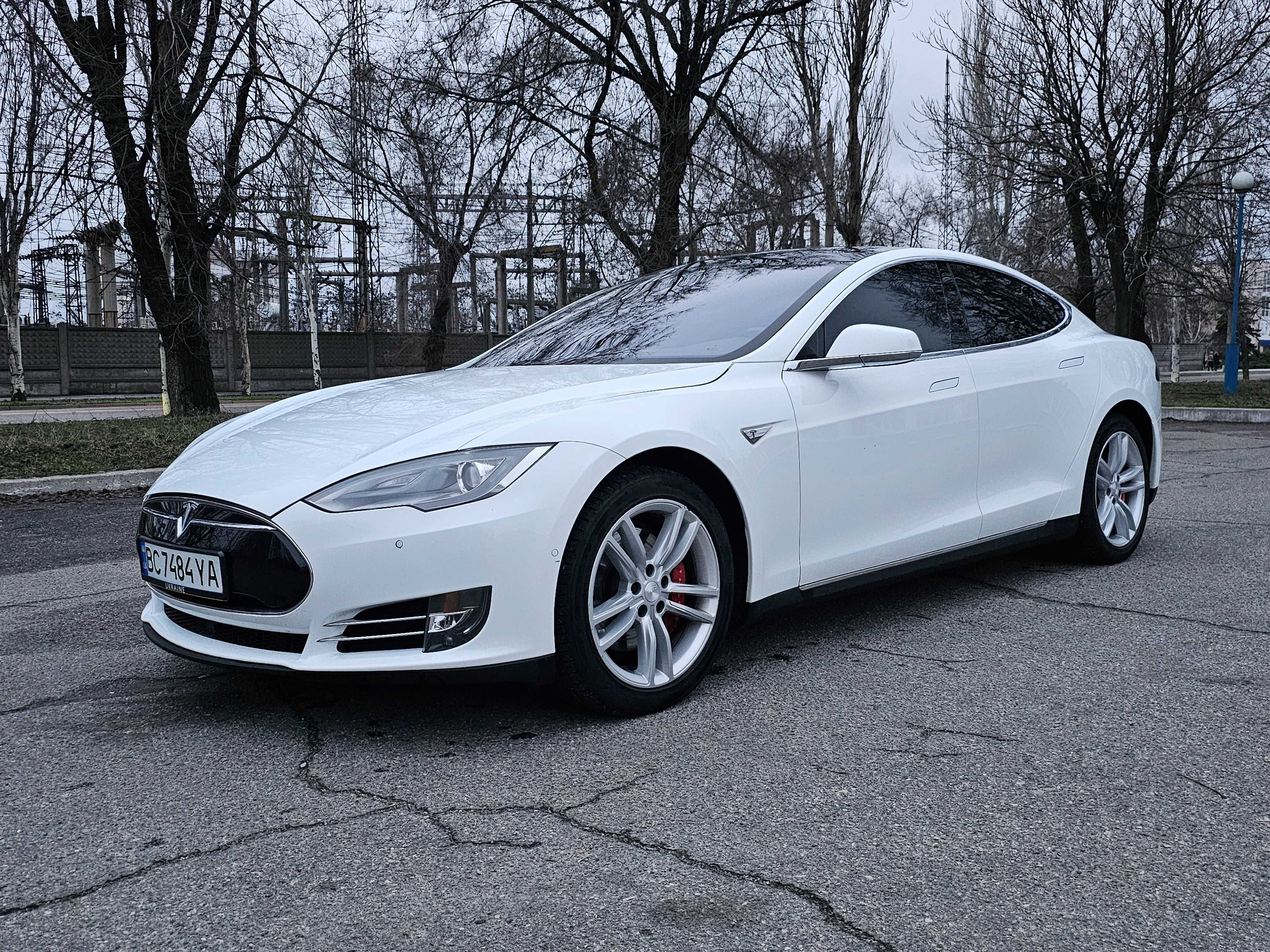 Tesla Model S P85D 2014 Можливий обмін