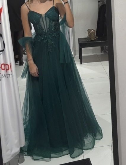 Sukienka na studniówke księżniczkowa