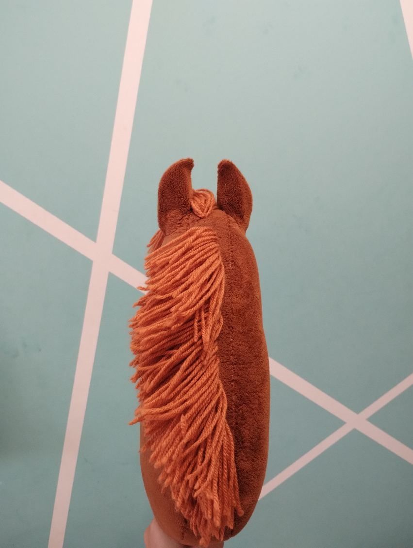 Hobby horse rudy z odmianą