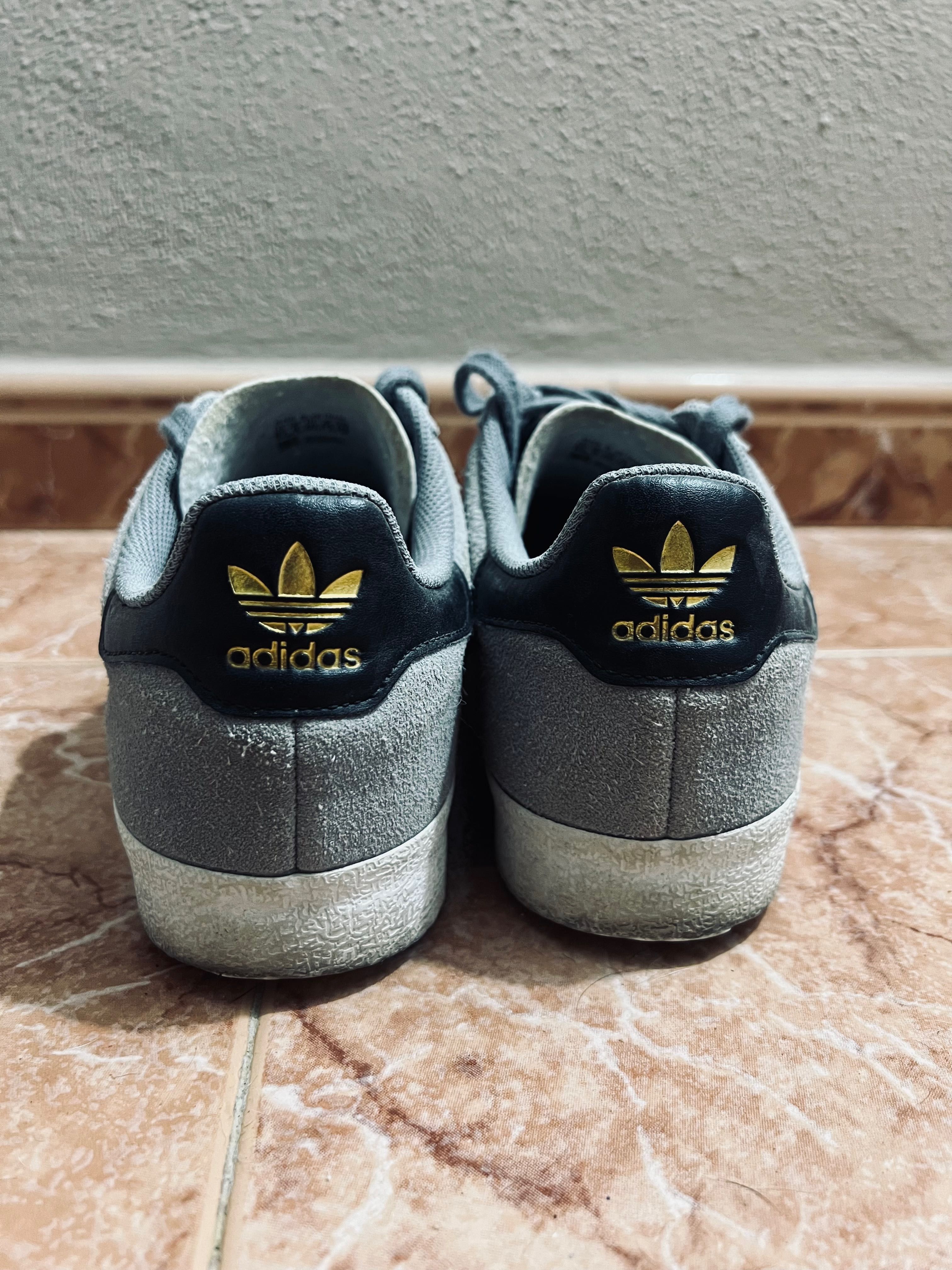 Ténis Adidas - Usados, em bom estado