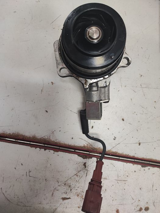 Помпа skoda octavia a7 1.6 tdi