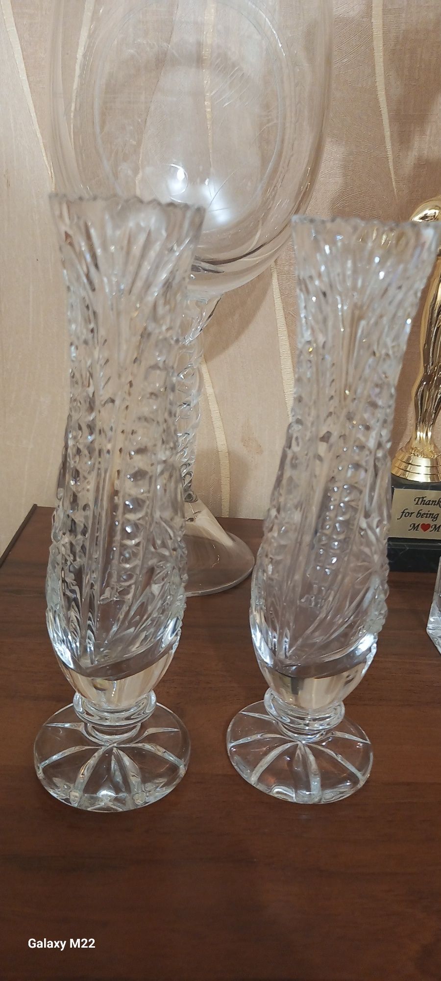 Продам дві хрустальні вази