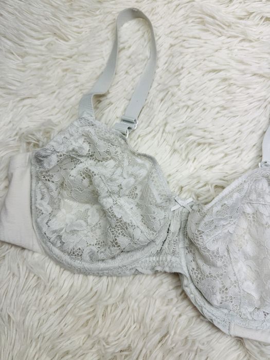 Biustonosz miękki fiszbiny 85C biały Dunnes