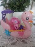 Pinke Pue -  Łabędzia łódka grajaca - My litte Pony