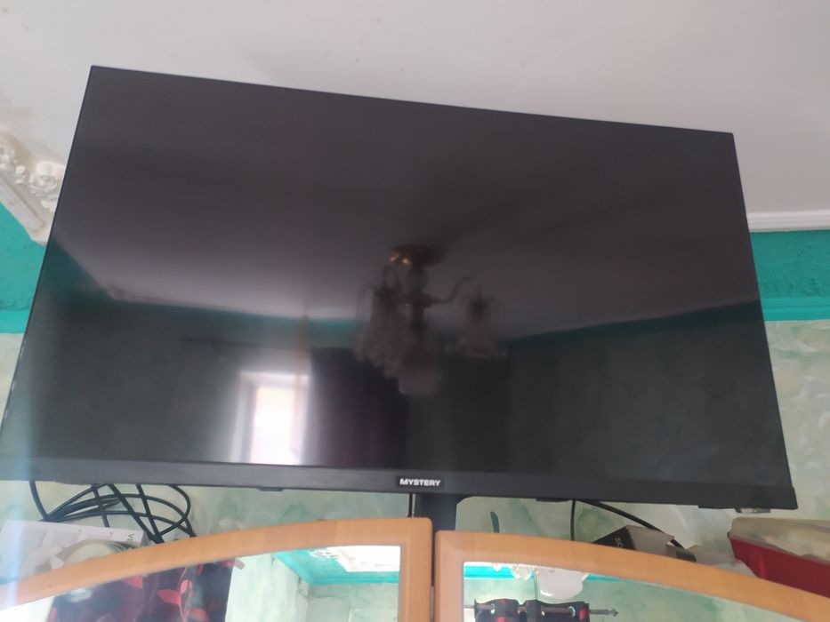 Срочно Продам смарт  телевизор Мистери
