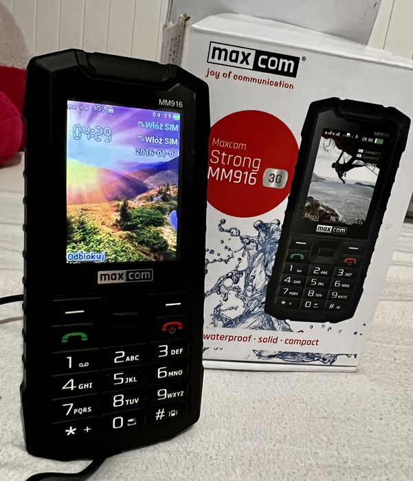 Telefon dla seniora MaxCom Strong MM916