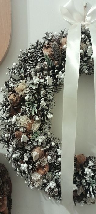 Sprzedam świąteczny wianek wykonany ręcznie z szyszek!