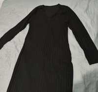Sukienka czarna w prążki