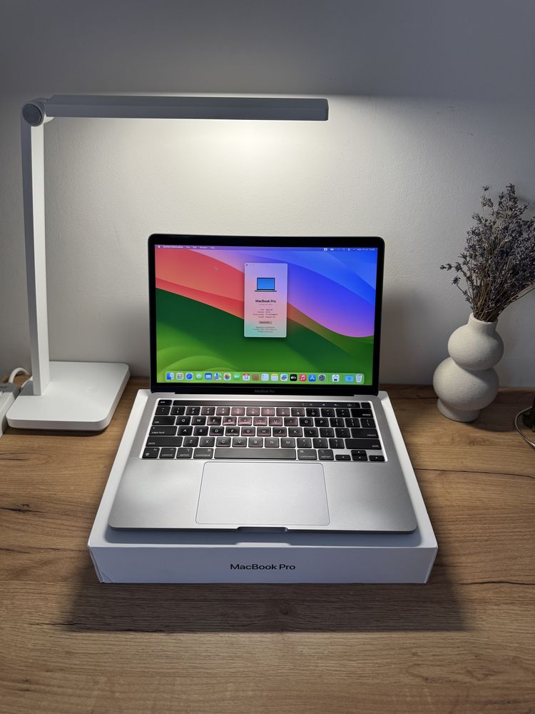 MacBook Pro 13 2020 M1 16GB 1TB Space повний комплект