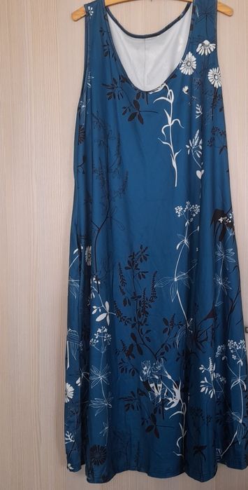 Suknia Damska Niebieska w Kwiaty R. 3XL. Midi NOWA