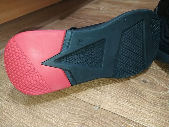 Кроси 41-42 Durable