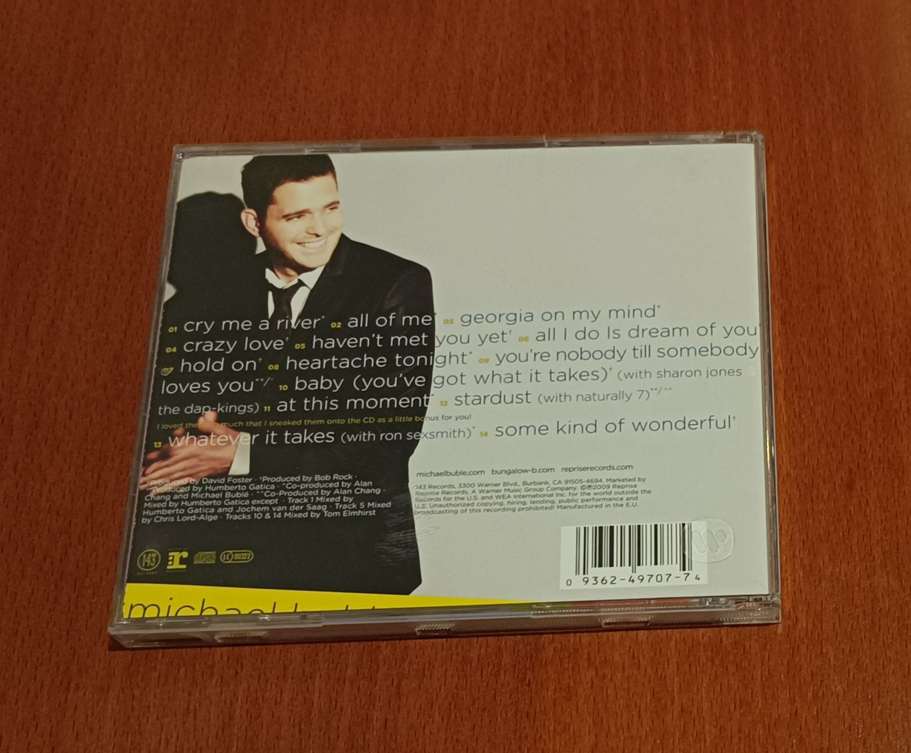 4 CDs de Julio Iglesias, Sara Bareilles e Michael Bublé como Novos.