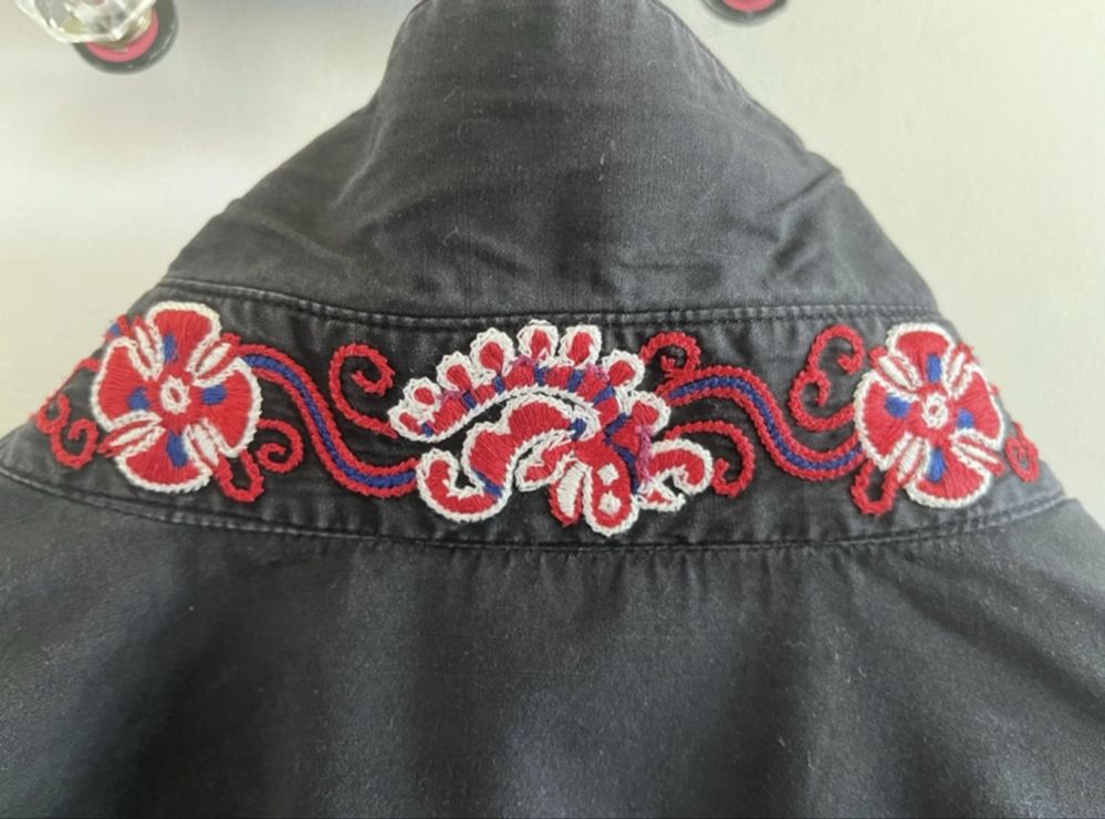 Versace shirt 90s Vintage L/50 embroided cuffs & collar